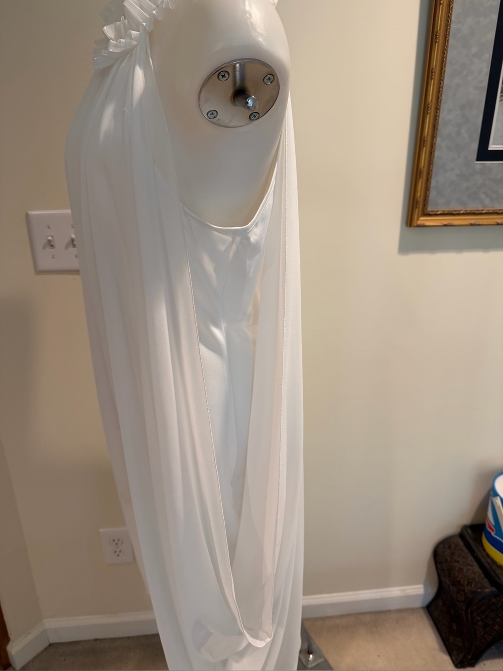 Elegant White Ruffled Halter Flowing Dress Sz L (fits like Medium) - Picture 2 of 5